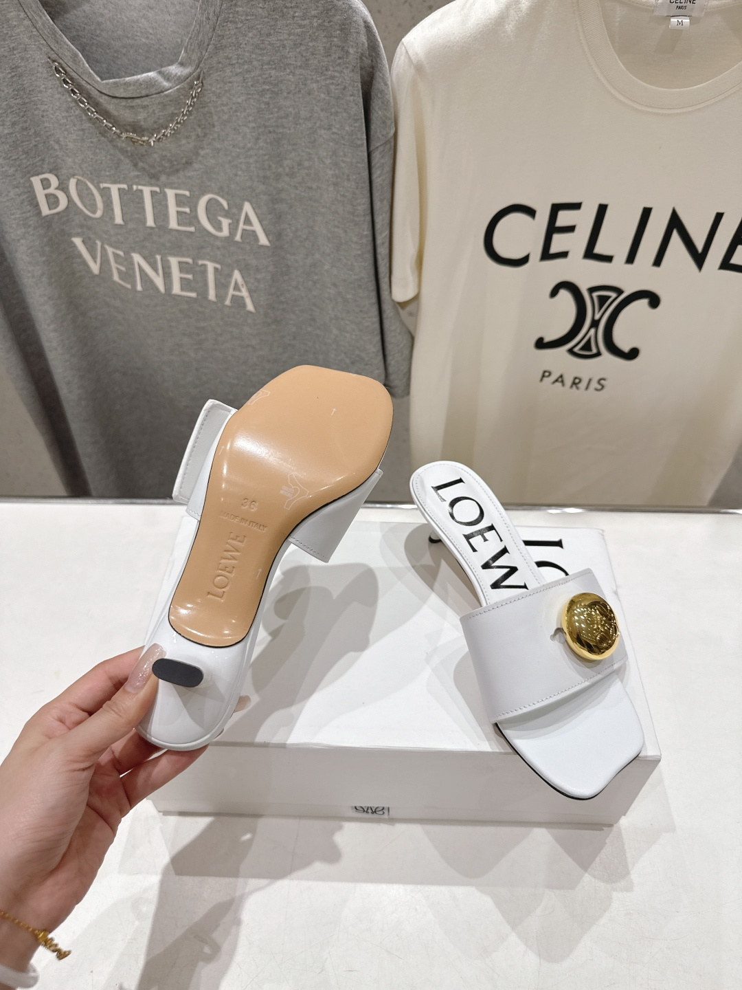 高版本出厂 LOEWE/罗意威F036 2026/ss新品复古风沙滩高跟拖鞋～小红书、外网火爆款最近大热