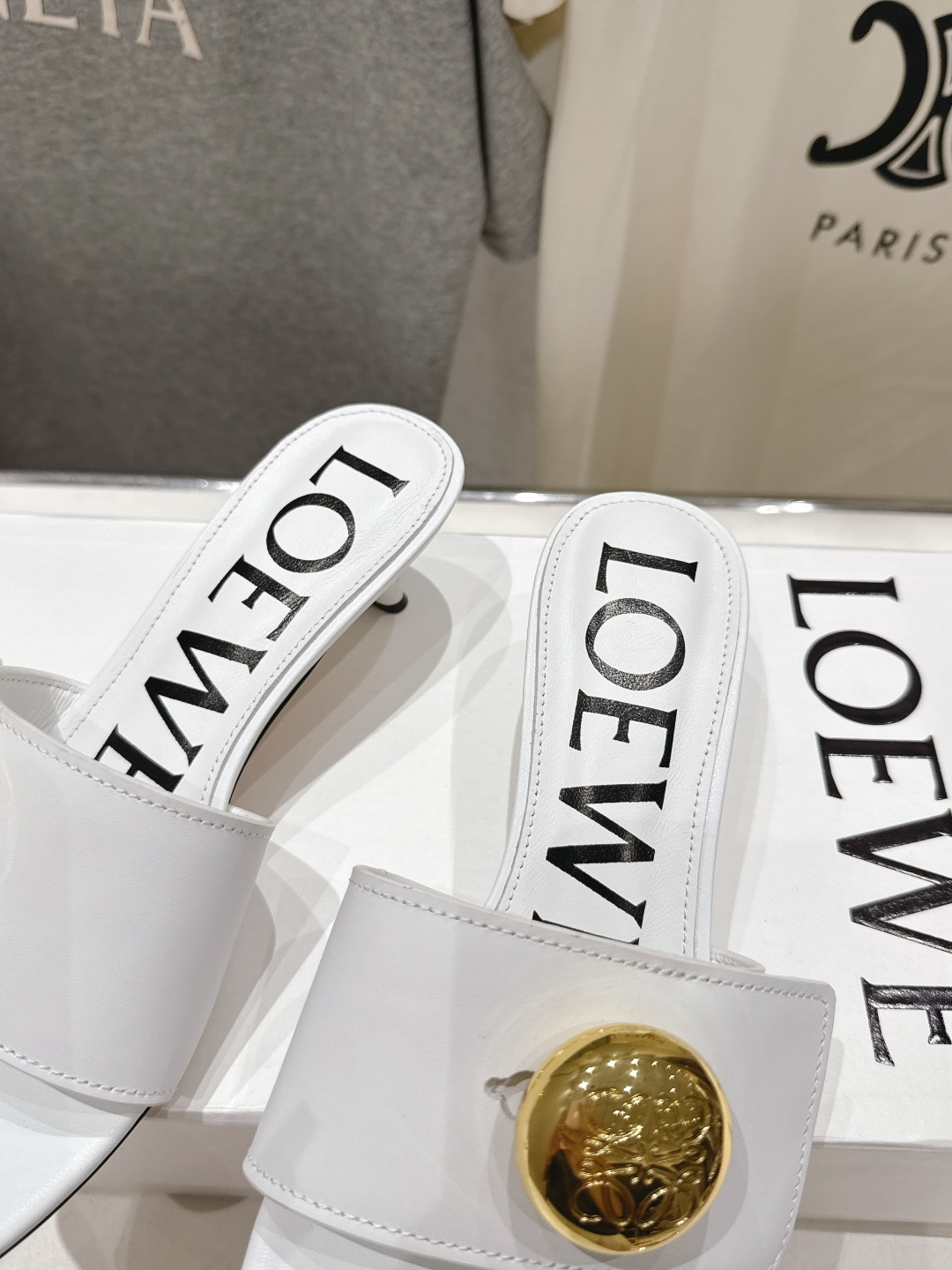 高版本出厂 LOEWE/罗意威F036 2026/ss新品复古风沙滩高跟拖鞋～小红书、外网火爆款最近大热