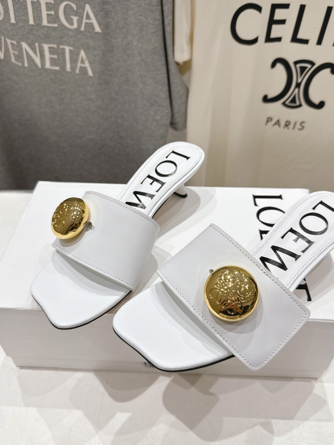 高版本出厂 LOEWE/罗意威F036 2026/ss新品复古风沙滩高跟拖鞋～小红书、外网火爆款最近大热