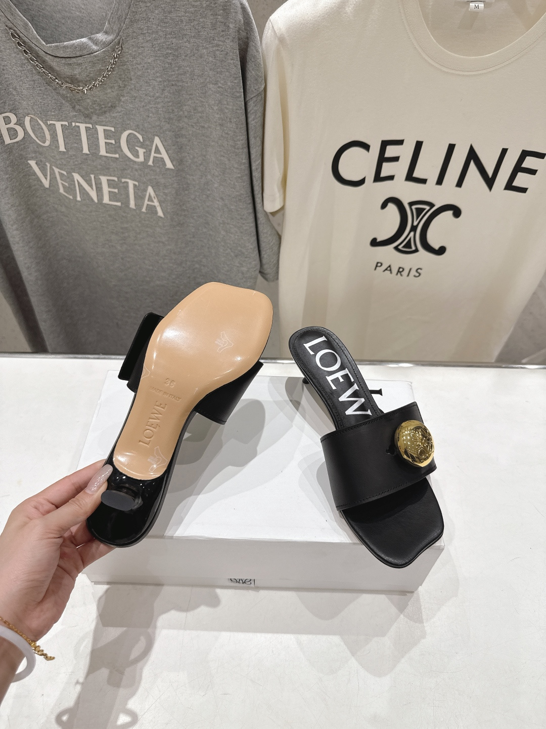 高版本出厂 LOEWE/罗意威F036 2026/ss新品复古风沙滩高跟拖鞋～小红书、外网火爆款最近大热