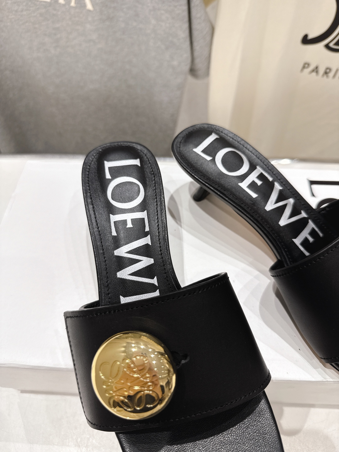 高版本出厂 LOEWE/罗意威F036 2026/ss新品复古风沙滩高跟拖鞋～小红书、外网火爆款最近大热