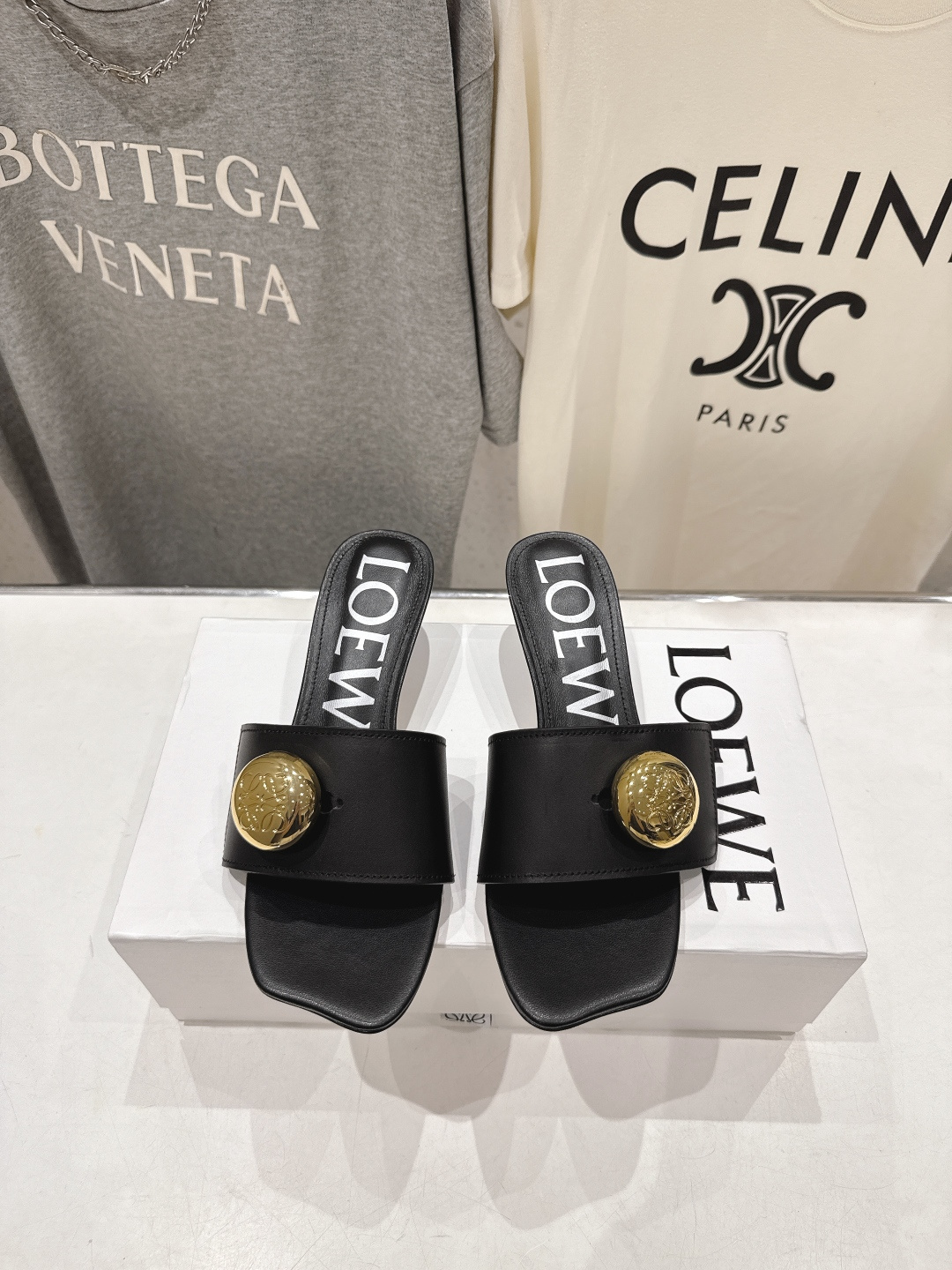 高版本出厂 LOEWE/罗意威F036 2026/ss新品复古风沙滩高跟拖鞋～小红书、外网火爆款最近大热