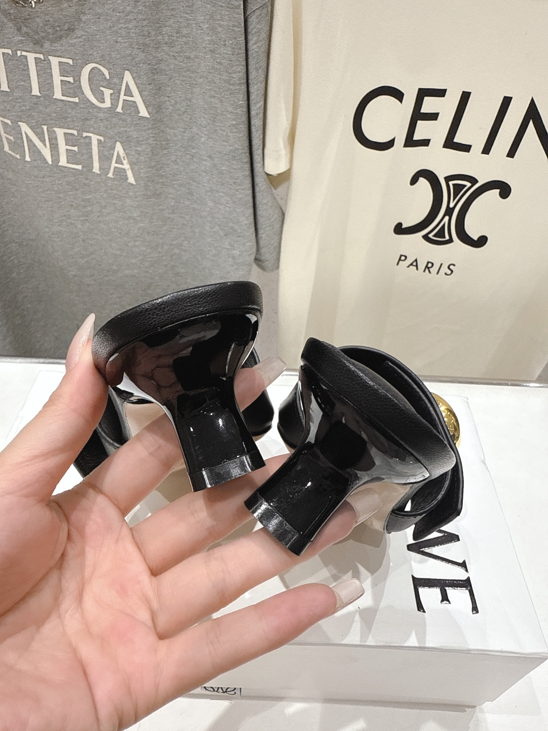 高版本出厂 LOEWE/罗意威F036 2026/ss新品复古风沙滩高跟拖鞋～小红书、外网火爆款最近大热