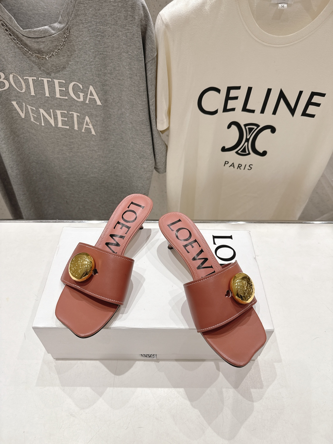 高版本出厂 LOEWE/罗意威F036 2026/ss新品复古风沙滩高跟拖鞋～小红书、外网火爆款最近大热