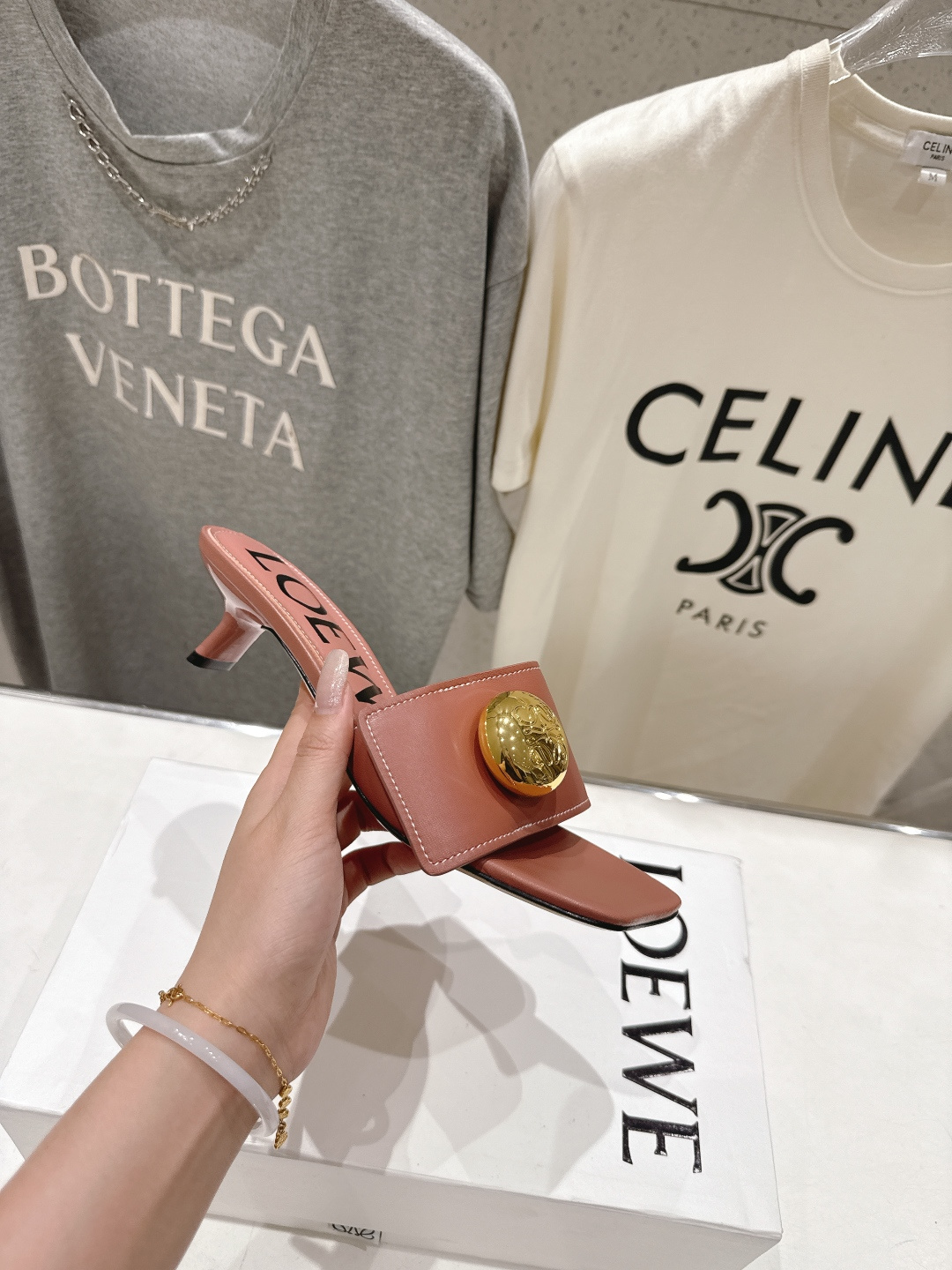 高版本出厂 LOEWE/罗意威F036 2026/ss新品复古风沙滩高跟拖鞋～小红书、外网火爆款最近大热