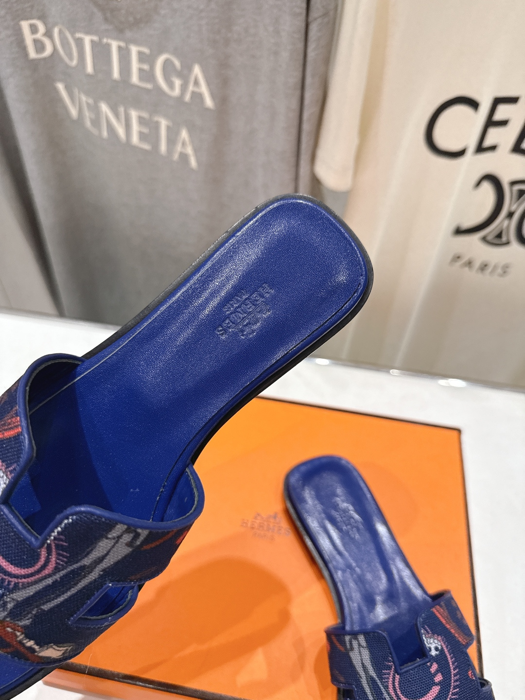 高版本出厂 HERMES*✈️爱马仕H家F062 2026ss最新夏季升级版经典平底H拖鞋🇮🇹度假旅游必