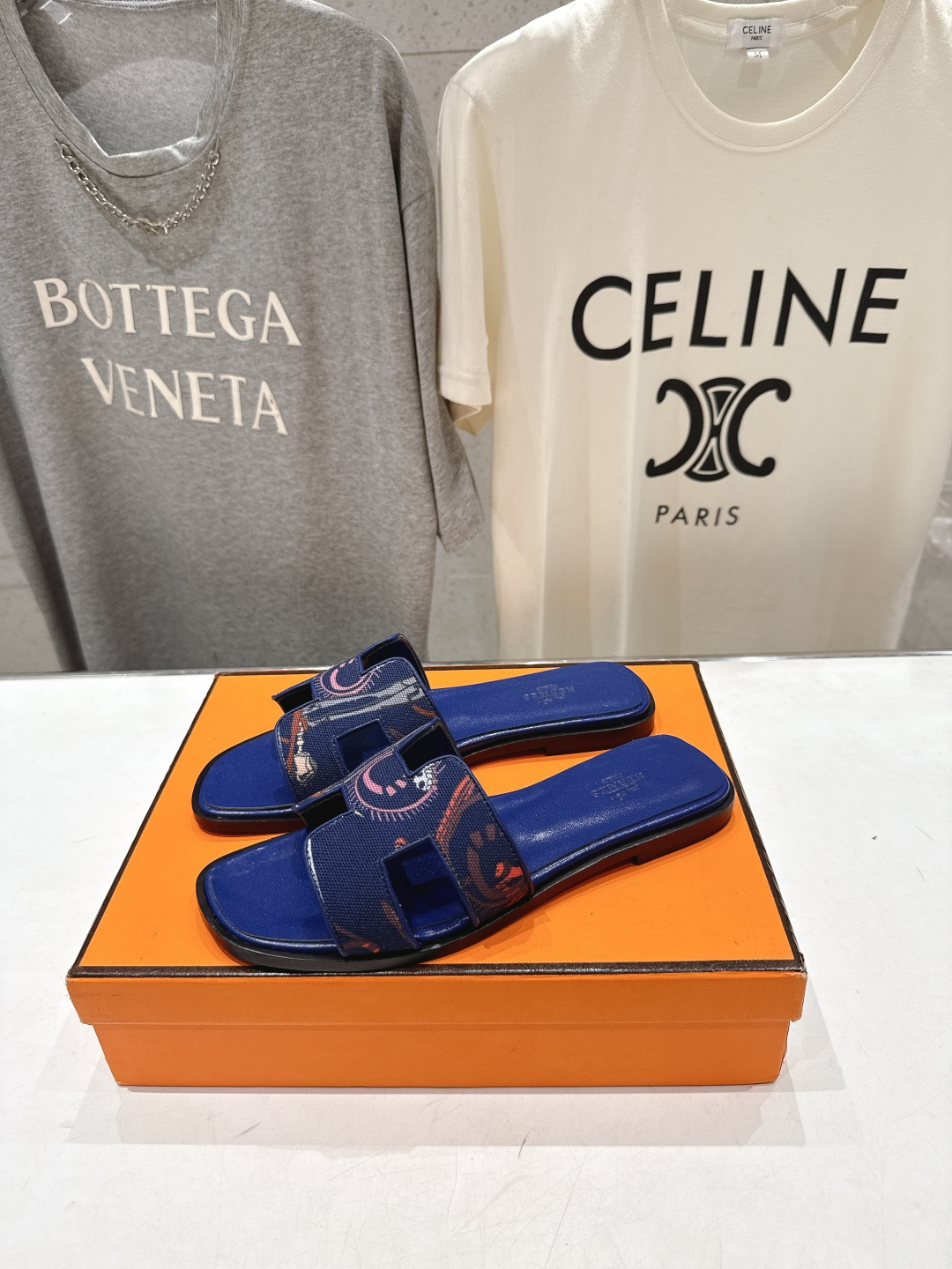 高版本出厂 HERMES*✈️爱马仕H家F062 2026ss最新夏季升级版经典平底H拖鞋🇮🇹度假旅游必