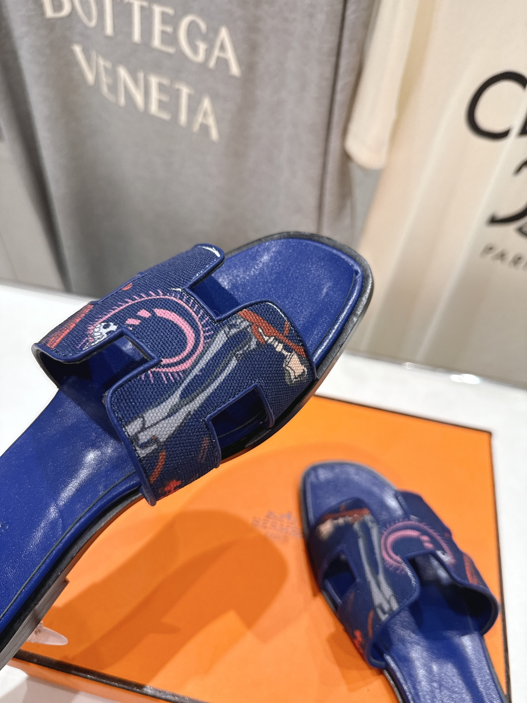 高版本出厂 HERMES*✈️爱马仕H家F062 2026ss最新夏季升级版经典平底H拖鞋🇮🇹度假旅游必