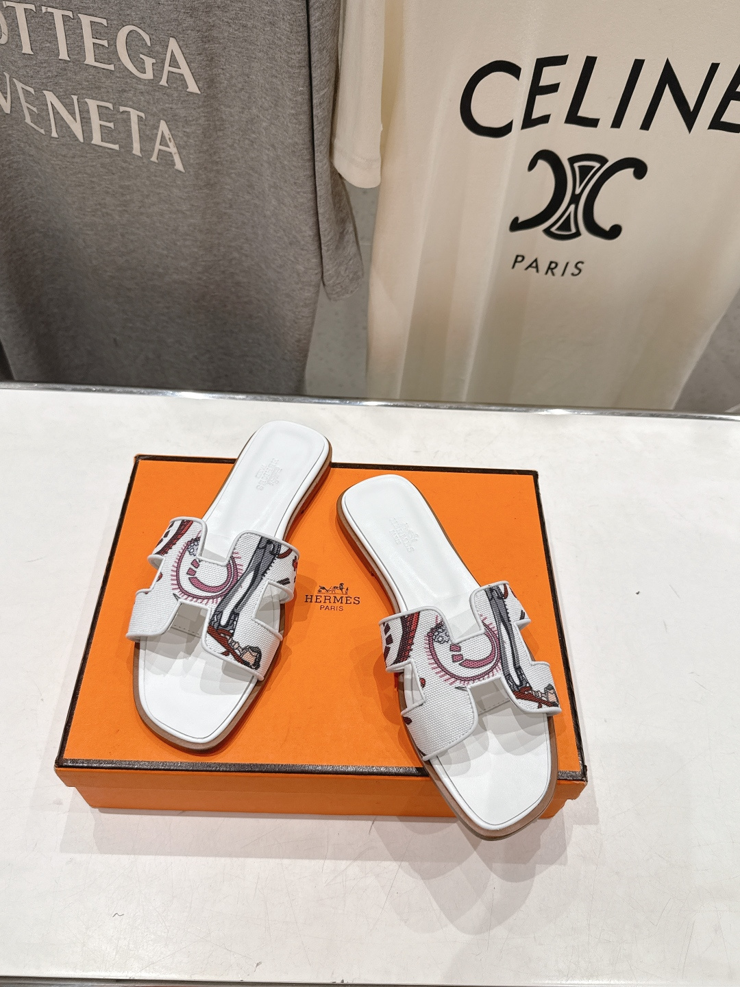 高版本出厂 HERMES*✈️爱马仕H家F062 2026ss最新夏季升级版经典平底H拖鞋🇮🇹度假旅游必