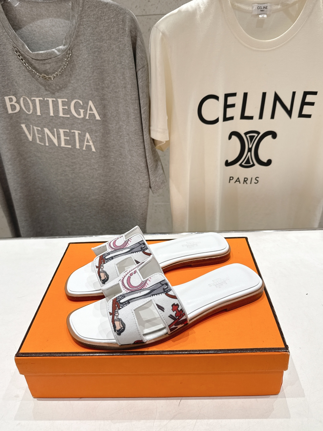 高版本出厂 HERMES*✈️爱马仕H家F062 2026ss最新夏季升级版经典平底H拖鞋🇮🇹度假旅游必