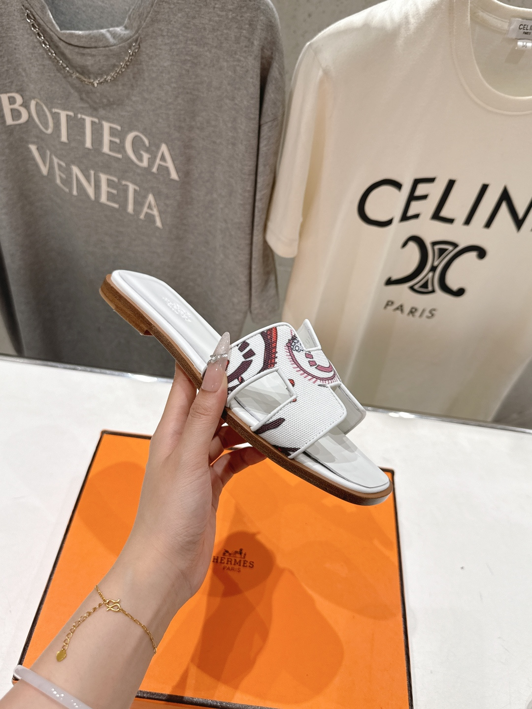 高版本出厂 HERMES*✈️爱马仕H家F062 2026ss最新夏季升级版经典平底H拖鞋🇮🇹度假旅游必