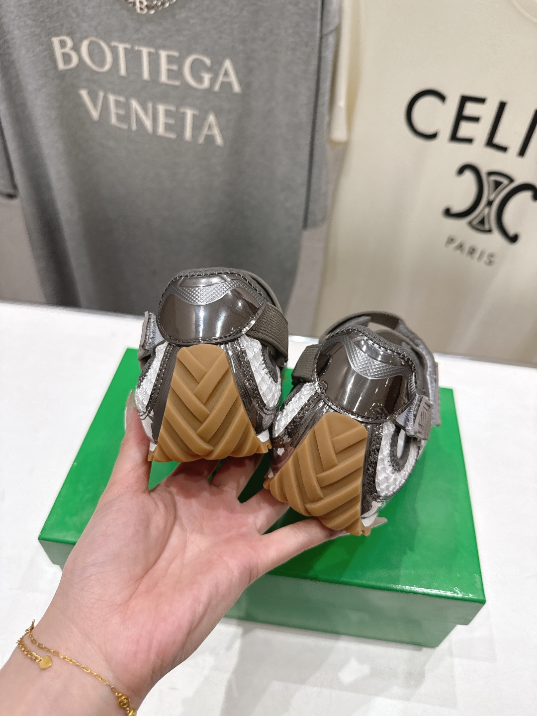 高版本出厂 Bottega Veneta/BV F065 2026ss新款玛丽珍 BV Orbit Fl