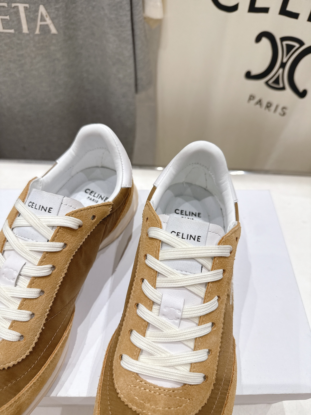 高版本出厂 CELINE*思琳赛琳F0376 2026ss新款徽标系带阿甘鞋休闲运动鞋小白鞋简单舒服，干