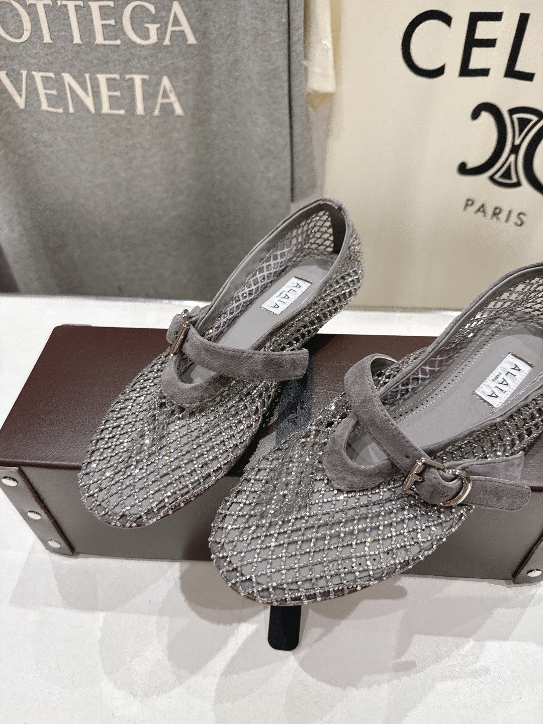 高版本出厂 单鞋 独家新品 Alaia 阿莱亚26ss/新款网面平底鞋芭蕾舞鞋 最近超火的一款网钻平底鞋