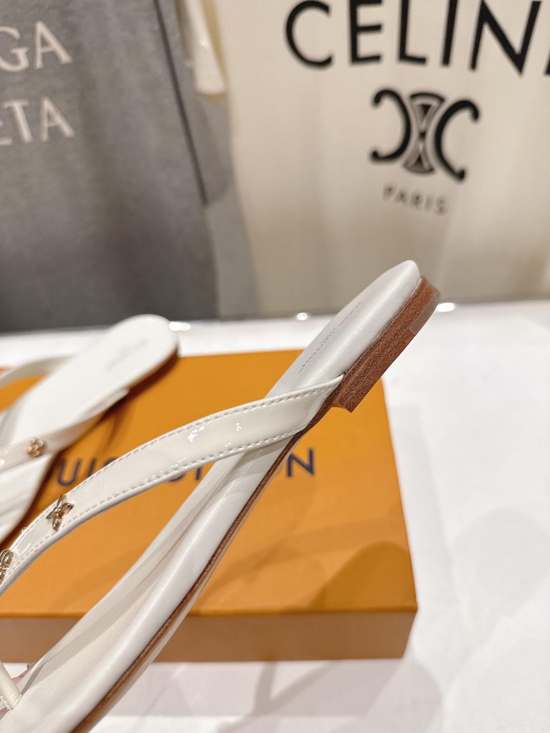 高版本出厂 Louis Vuitton ss25 new arrival LV驴牌夏季新款平底夹脚拖鞋简