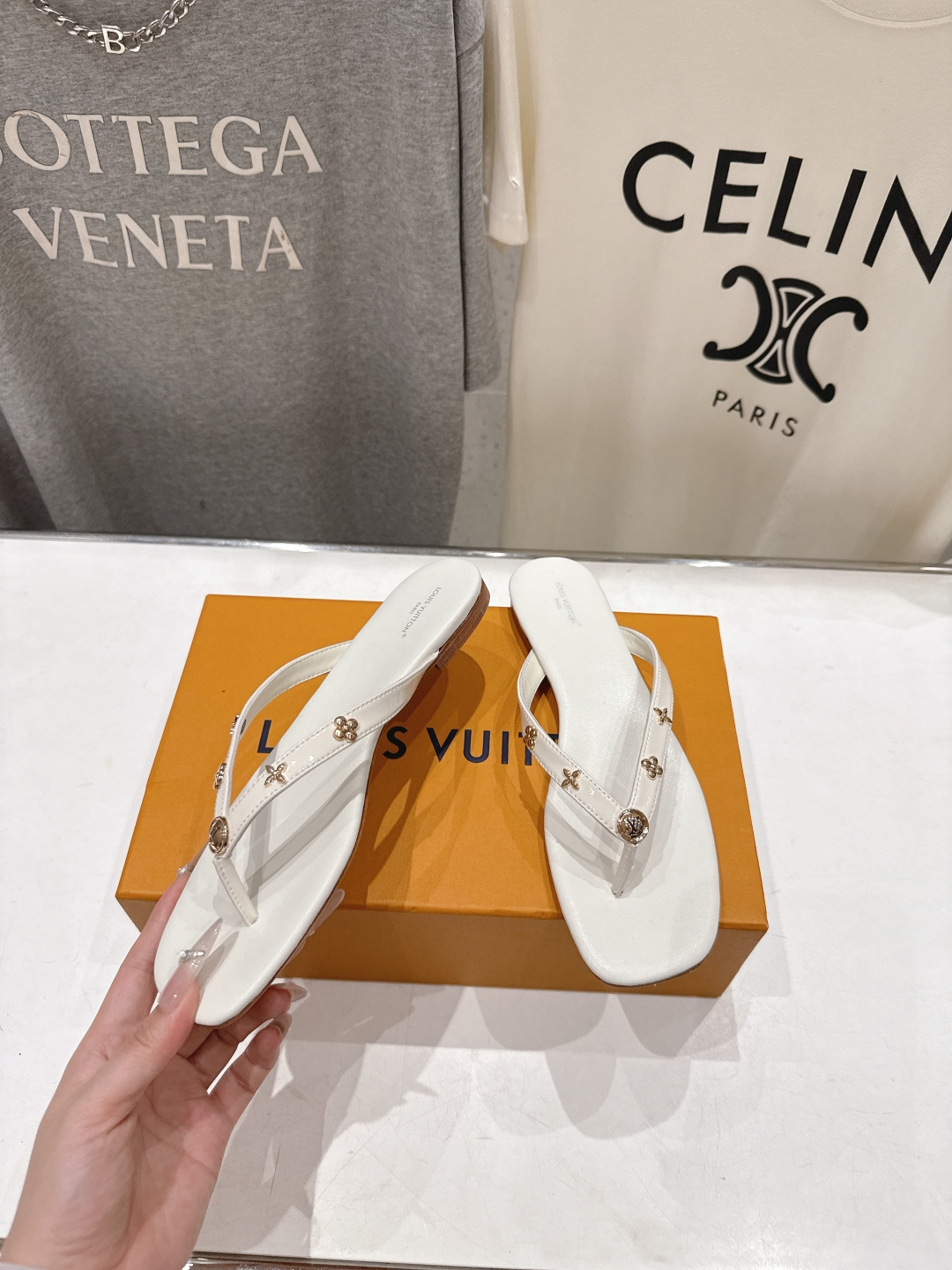 高版本出厂 Louis Vuitton ss25 new arrival LV驴牌夏季新款平底夹脚拖鞋简