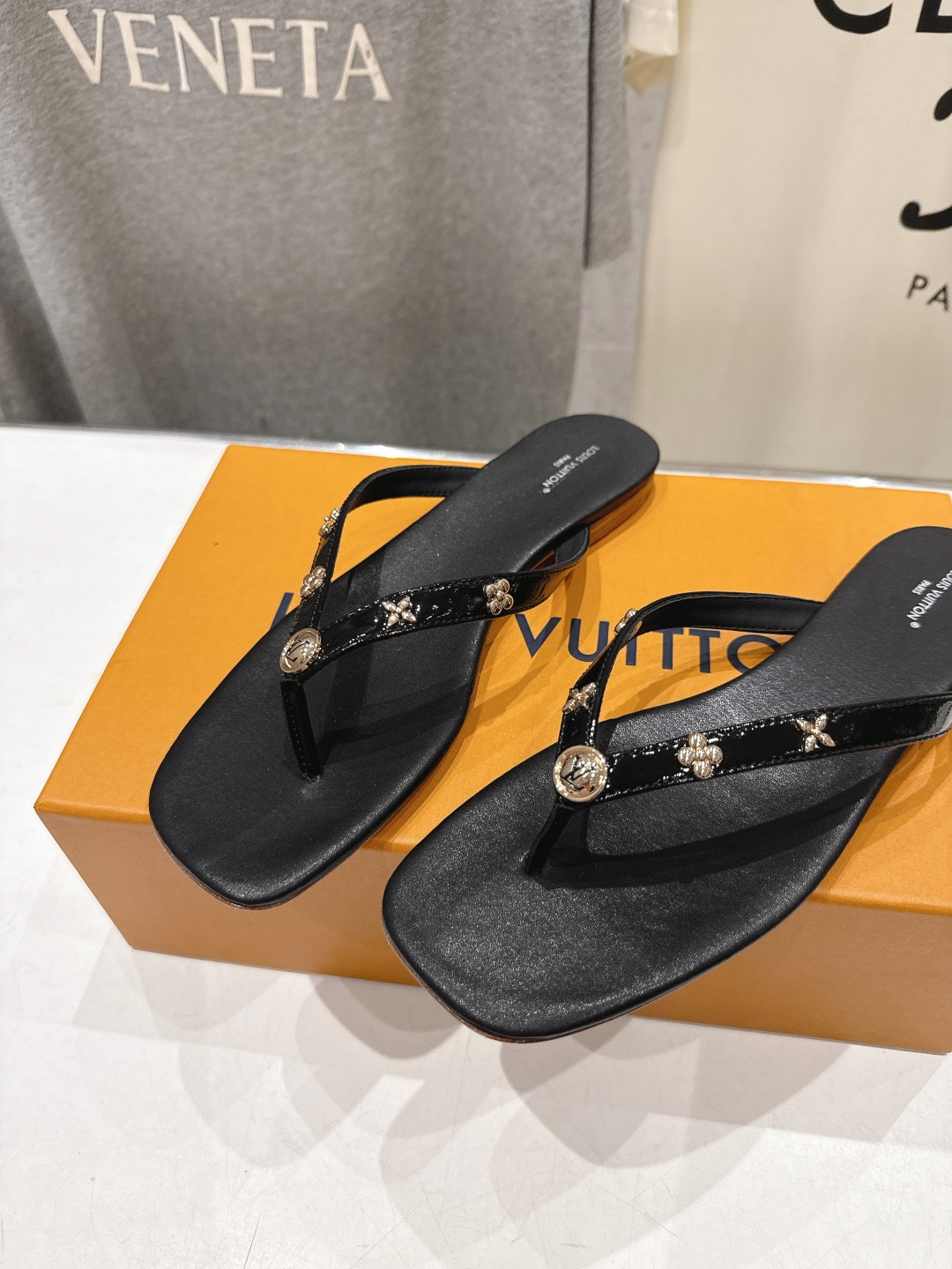 高版本出厂 Louis Vuitton ss25 new arrival LV驴牌夏季新款平底夹脚拖鞋简