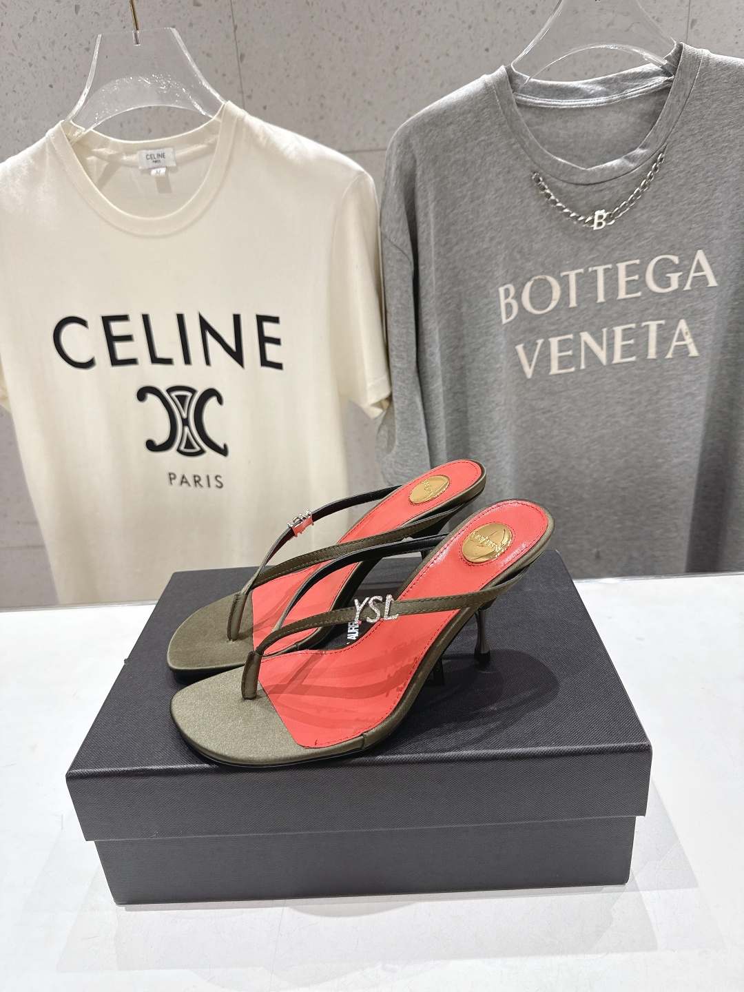 高版本出厂 SAINT LAURENT～F030 圣罗兰ysl 26ss夏季全新走秀款夹脚高跟拖鞋人字拖