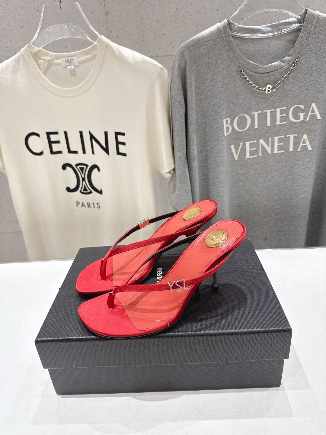 高版本出厂 SAINT LAURENT～F030 圣罗兰ysl 26ss夏季全新走秀款夹脚高跟拖鞋人字拖