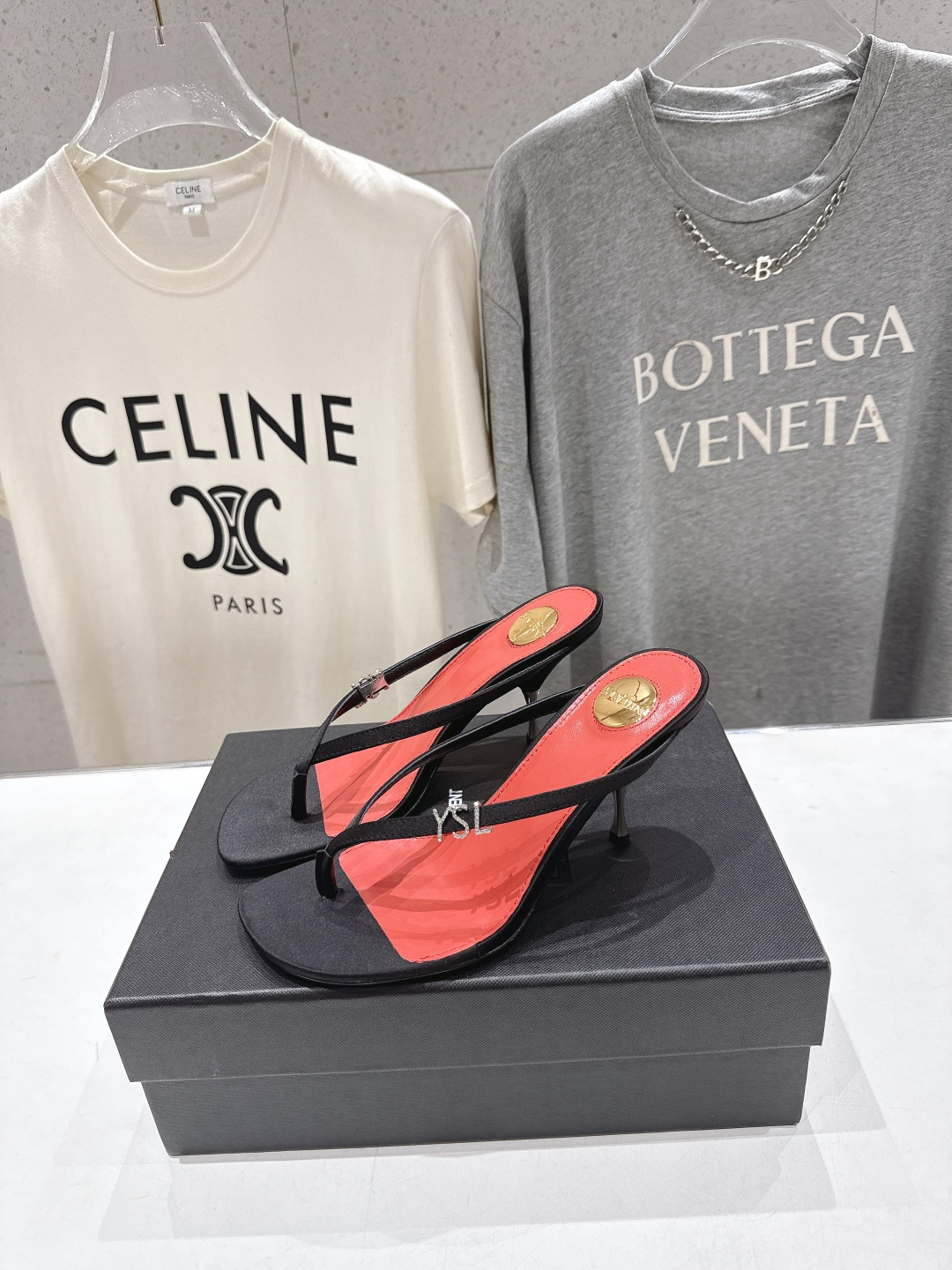 高版本出厂 SAINT LAURENT～F030 圣罗兰ysl 26ss夏季全新走秀款夹脚高跟拖鞋人字拖