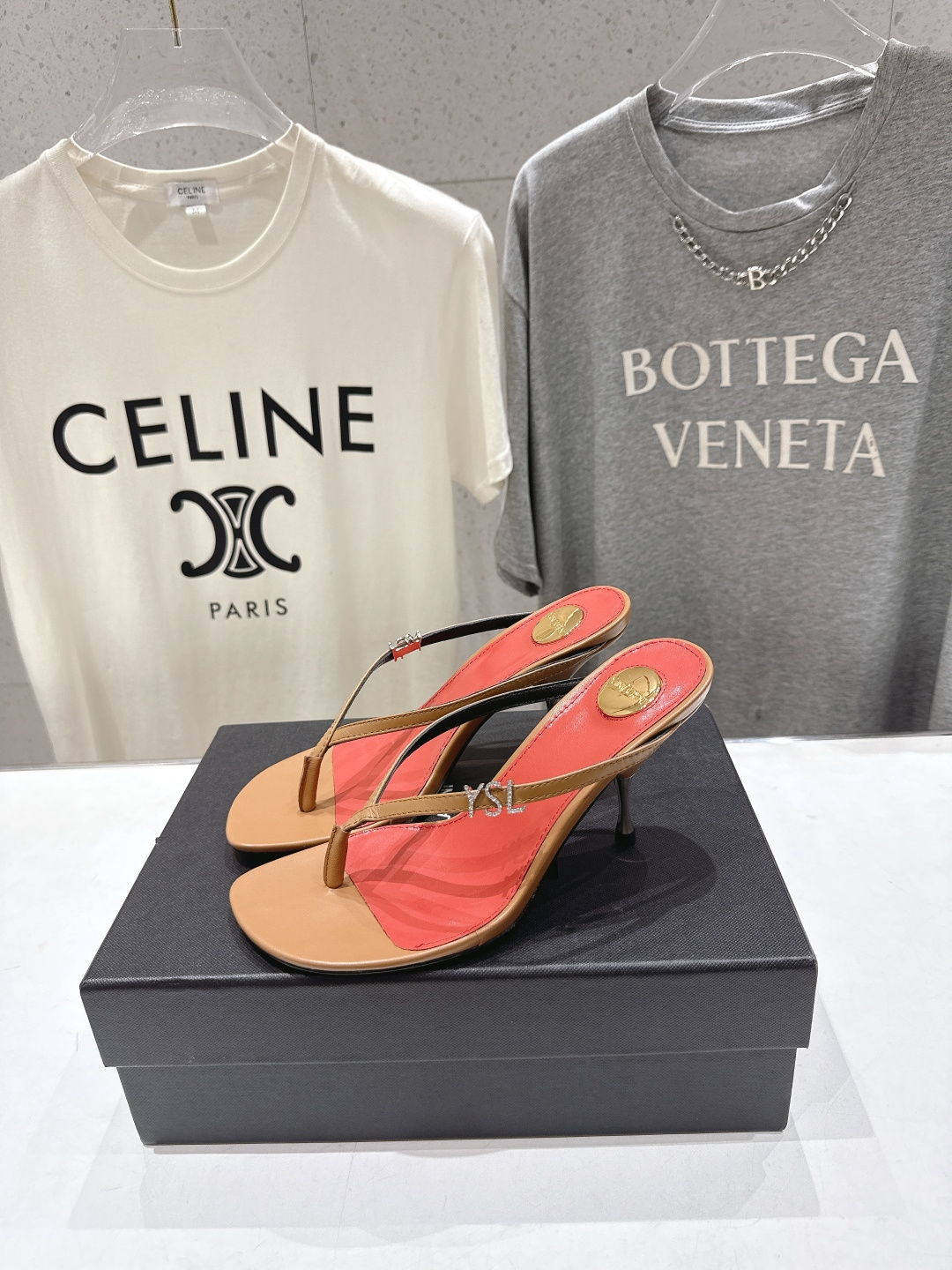 高版本出厂 SAINT LAURENT～F030 圣罗兰ysl 26ss夏季全新走秀款夹脚高跟拖鞋人字拖