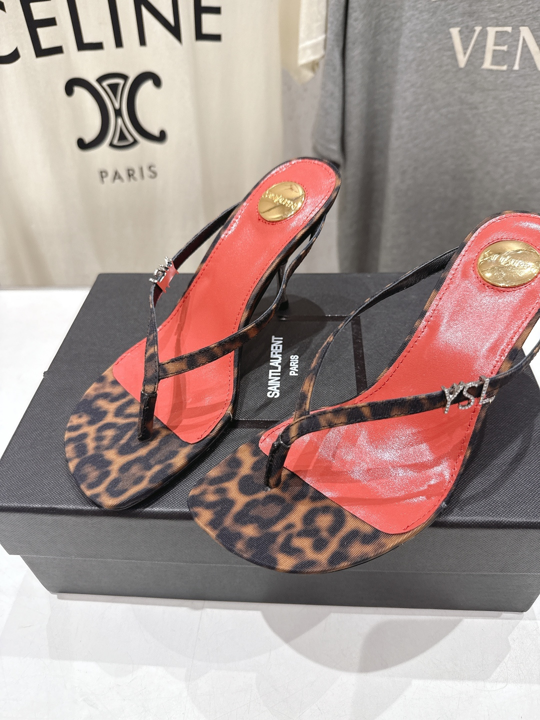 高版本出厂 SAINT LAURENT～F030 圣罗兰ysl 26ss夏季全新走秀款夹脚高跟拖鞋人字拖