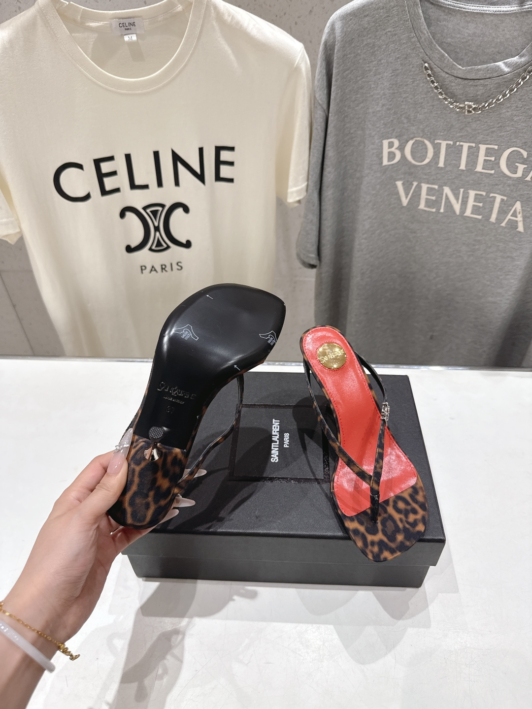 高版本出厂 SAINT LAURENT～F030 圣罗兰ysl 26ss夏季全新走秀款夹脚高跟拖鞋人字拖