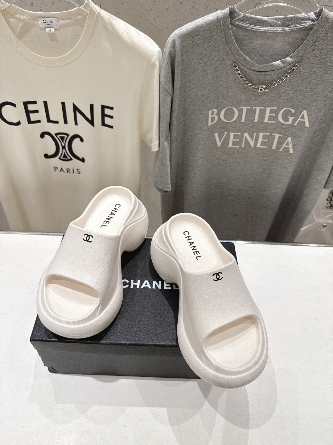 高版本出厂  Chanel*香奈儿F036 小香2026ss爆款一字厚底坡跟拖鞋真的是很耐看越看越喜欢！