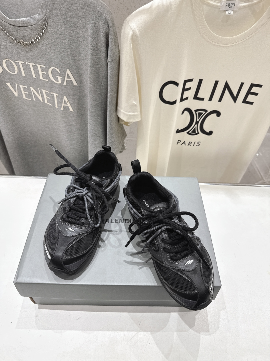 高版本出厂Balenciaga/巴黎世家 F046 26ss官方同步新款Rader系列做旧压纹标识休闲鞋