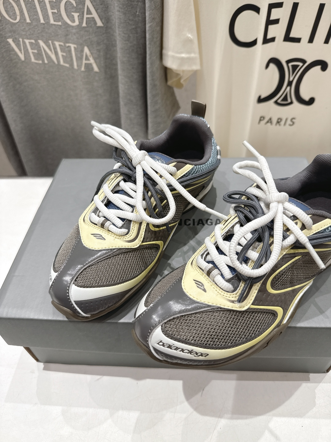 高版本出厂Balenciaga/巴黎世家 F046 26ss官方同步新款Rader系列做旧压纹标识休闲鞋