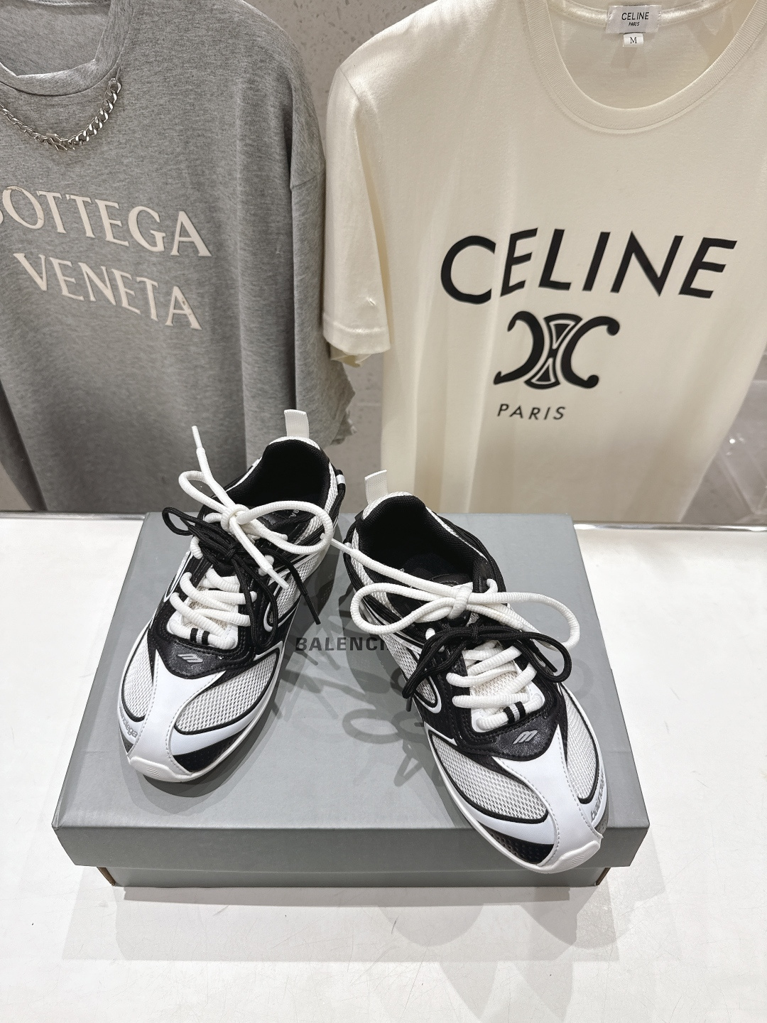 高版本出厂Balenciaga/巴黎世家 F046 26ss官方同步新款Rader系列做旧压纹标识休闲鞋