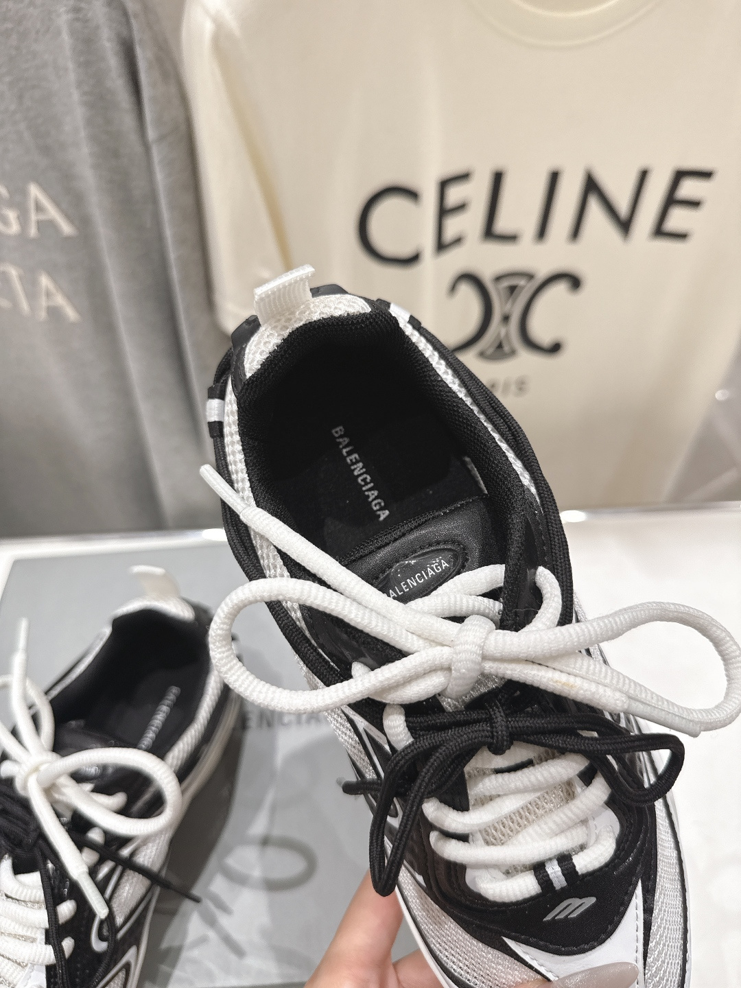 高版本出厂Balenciaga/巴黎世家 F046 26ss官方同步新款Rader系列做旧压纹标识休闲鞋