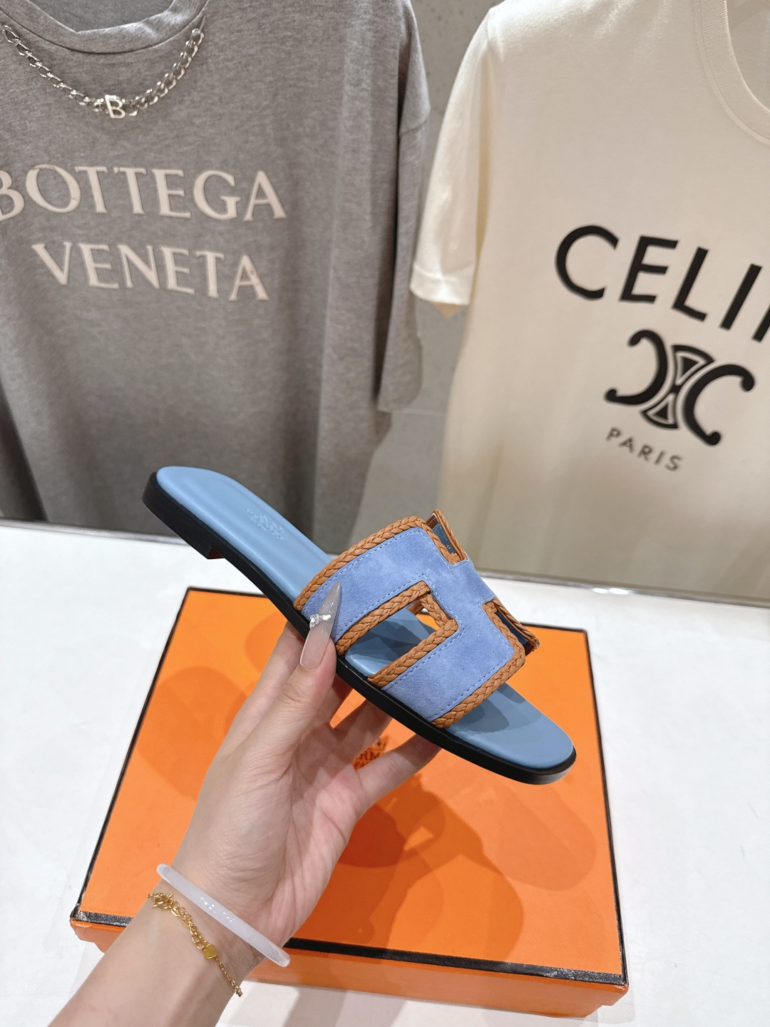 高版本出厂   HERMES*✈️爱马仕H家F062 2026ss最新夏季升级版经典平底H拖鞋🇮🇹度假旅