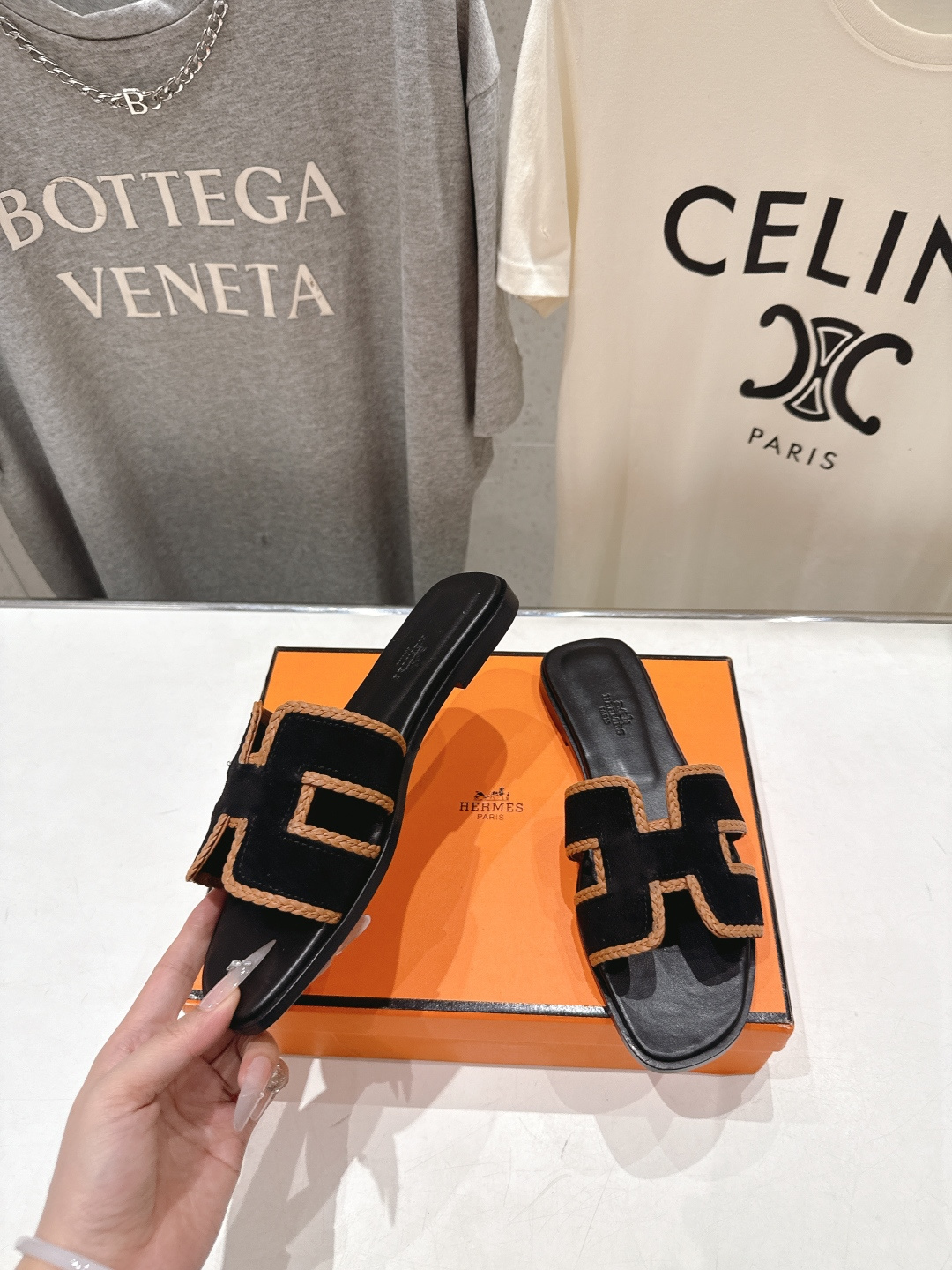 高版本出厂   HERMES*✈️爱马仕H家F062 2026ss最新夏季升级版经典平底H拖鞋🇮🇹度假旅