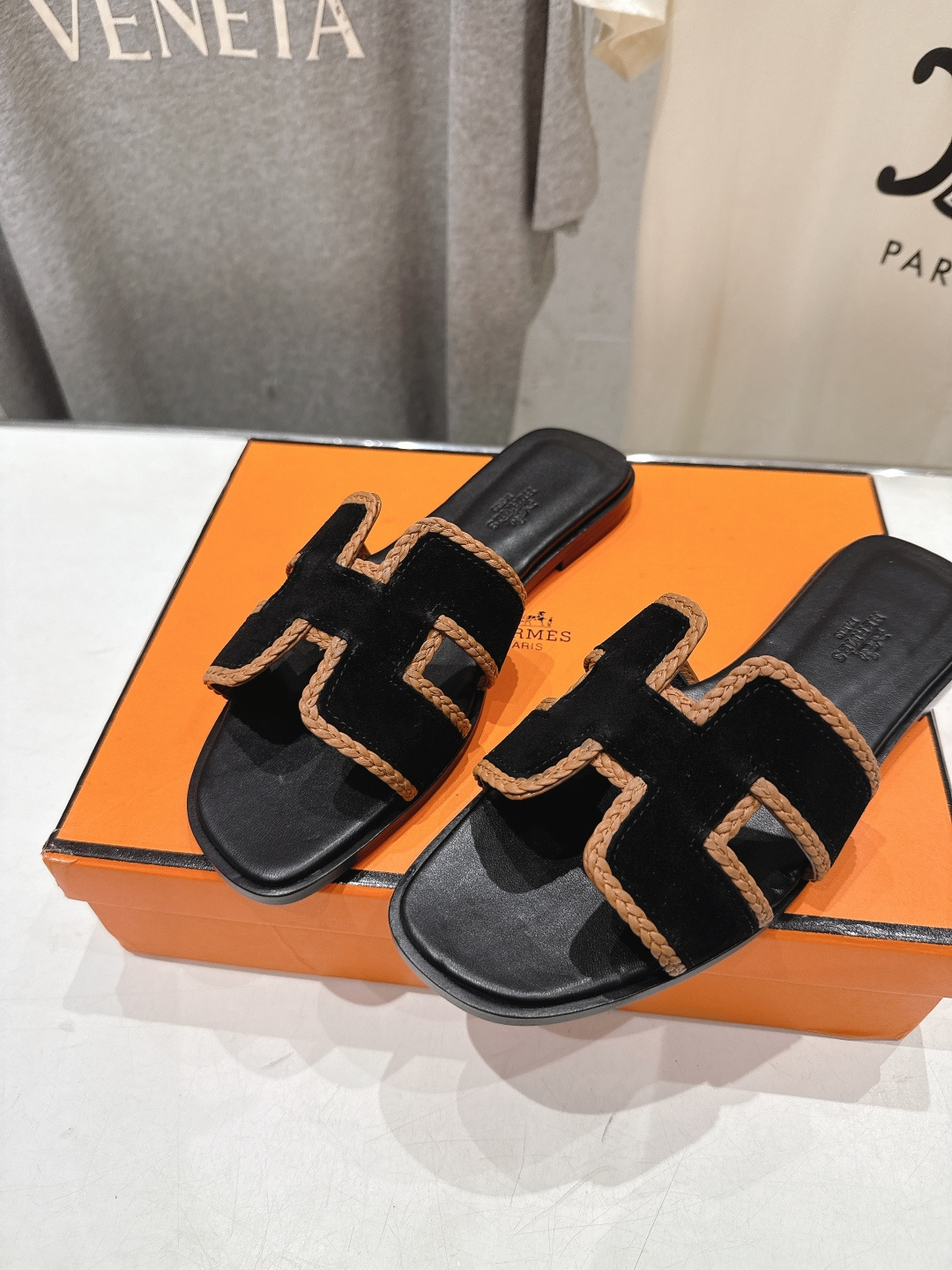 高版本出厂   HERMES*✈️爱马仕H家F062 2026ss最新夏季升级版经典平底H拖鞋🇮🇹度假旅