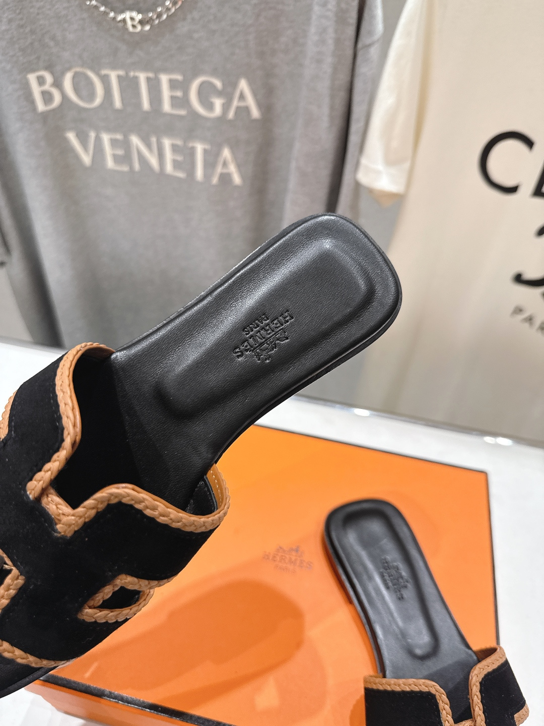 高版本出厂   HERMES*✈️爱马仕H家F062 2026ss最新夏季升级版经典平底H拖鞋🇮🇹度假旅