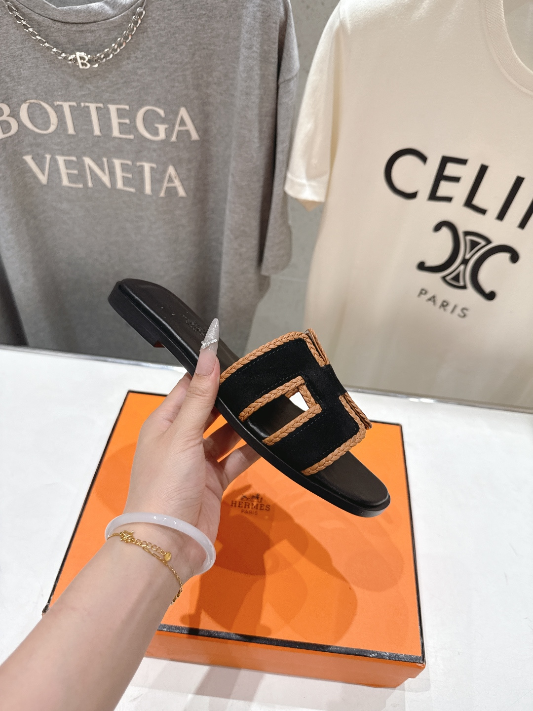 高版本出厂   HERMES*✈️爱马仕H家F062 2026ss最新夏季升级版经典平底H拖鞋🇮🇹度假旅