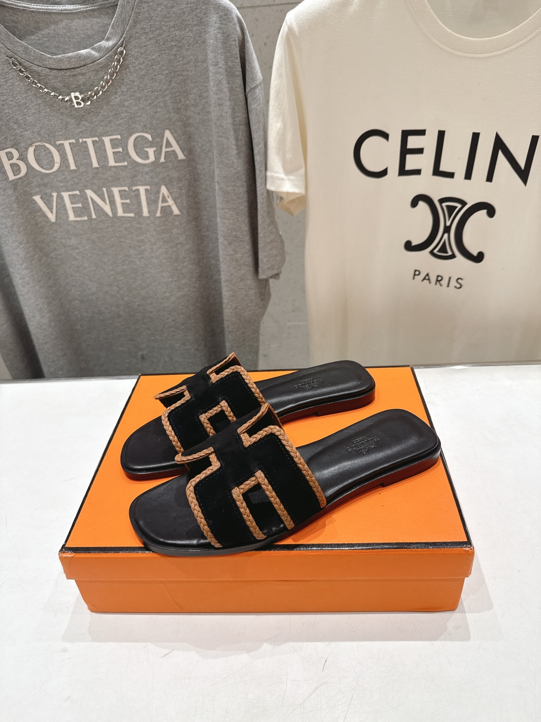 高版本出厂   HERMES*✈️爱马仕H家F062 2026ss最新夏季升级版经典平底H拖鞋🇮🇹度假旅