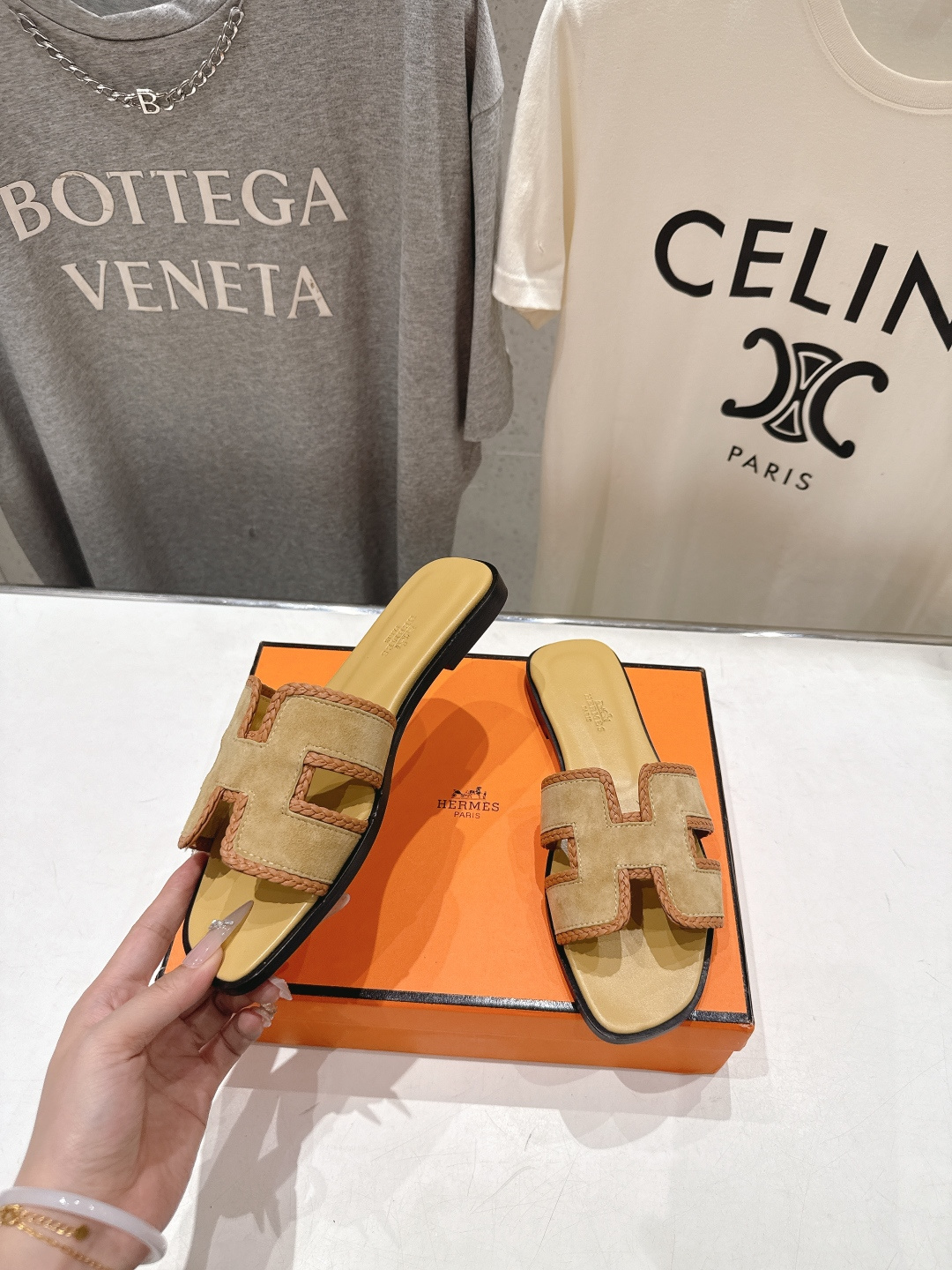 高版本出厂   HERMES*✈️爱马仕H家F062 2026ss最新夏季升级版经典平底H拖鞋🇮🇹度假旅