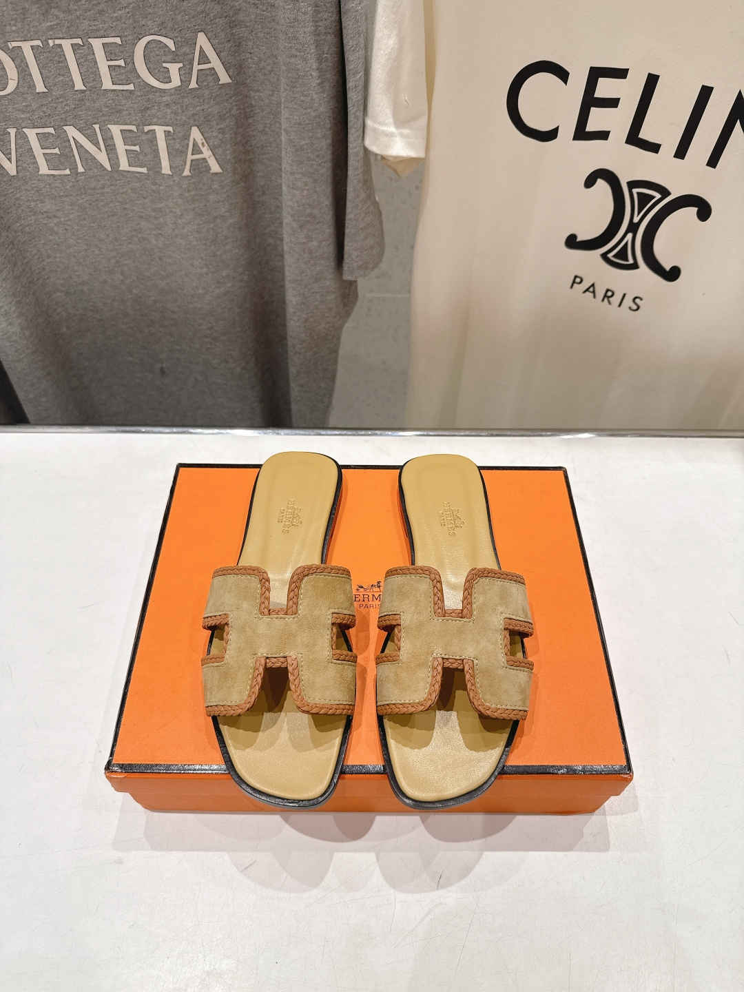 高版本出厂   HERMES*✈️爱马仕H家F062 2026ss最新夏季升级版经典平底H拖鞋🇮🇹度假旅