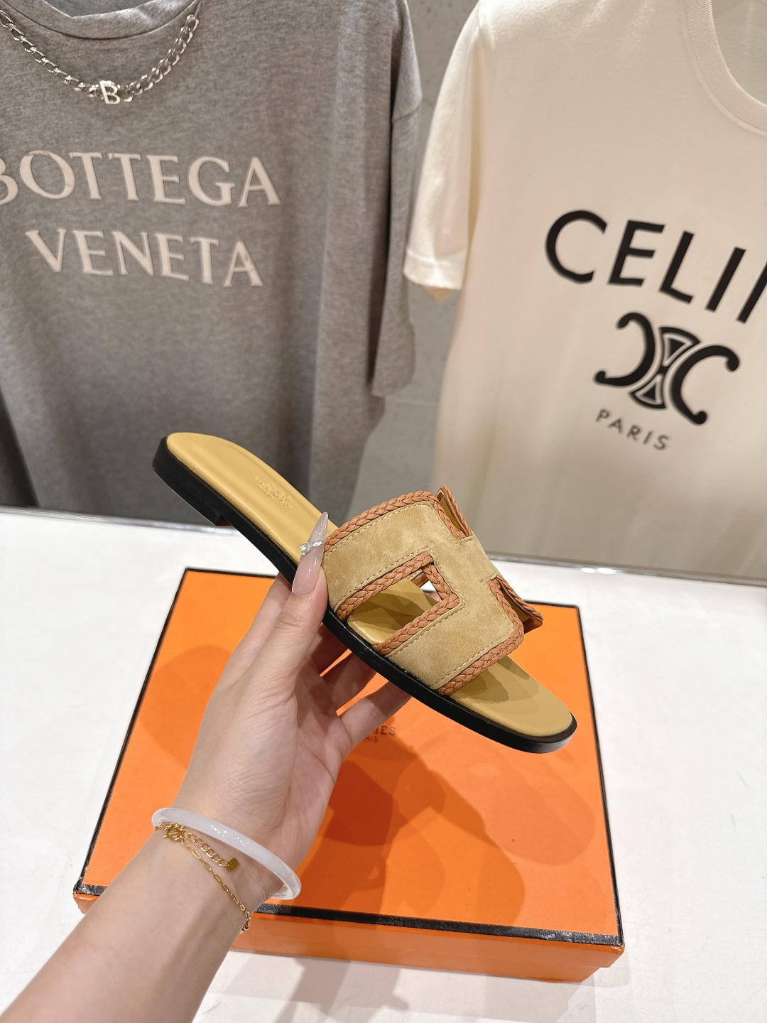 高版本出厂   HERMES*✈️爱马仕H家F062 2026ss最新夏季升级版经典平底H拖鞋🇮🇹度假旅