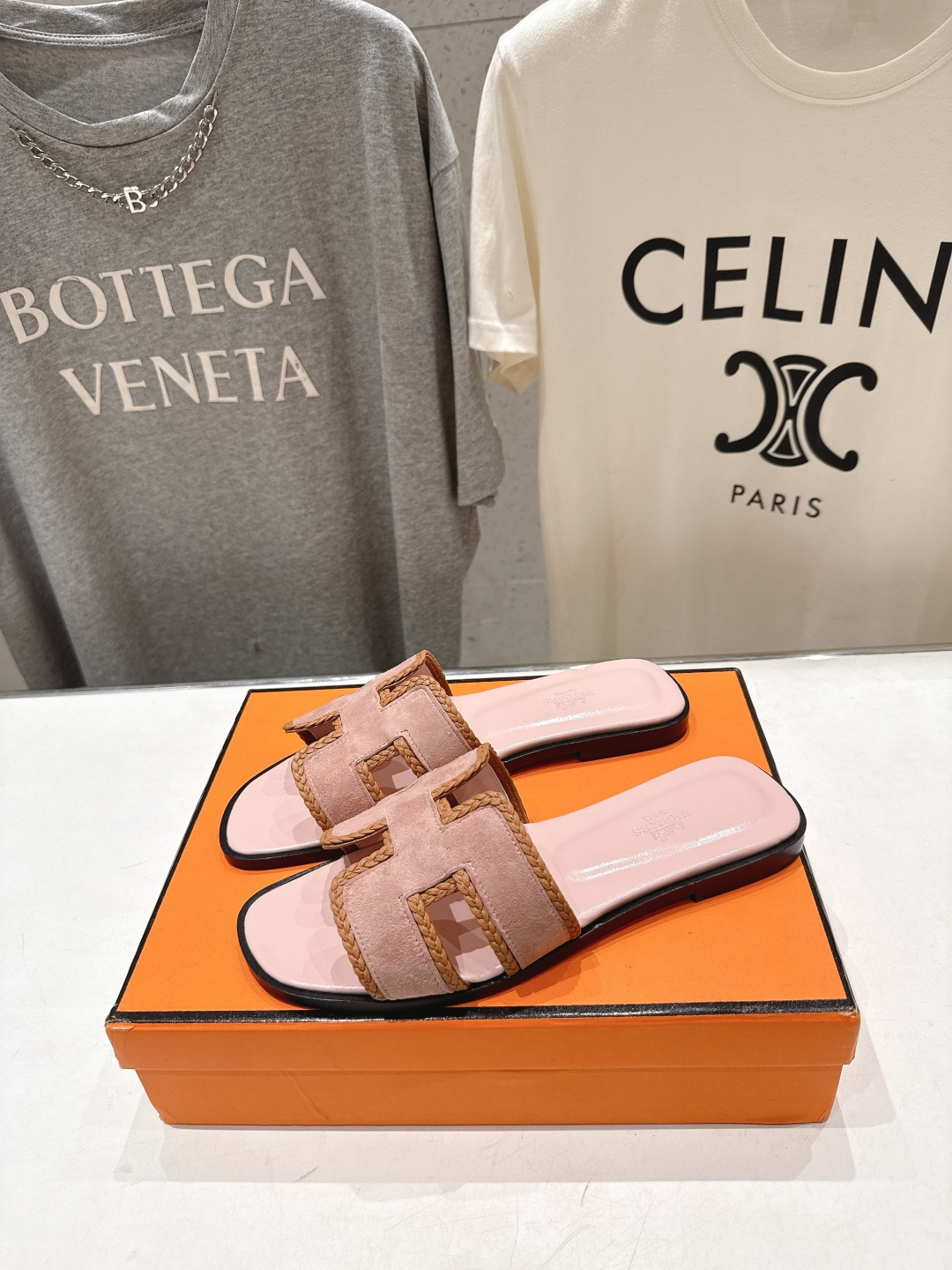 高版本出厂   HERMES*✈️爱马仕H家F062 2026ss最新夏季升级版经典平底H拖鞋🇮🇹度假旅