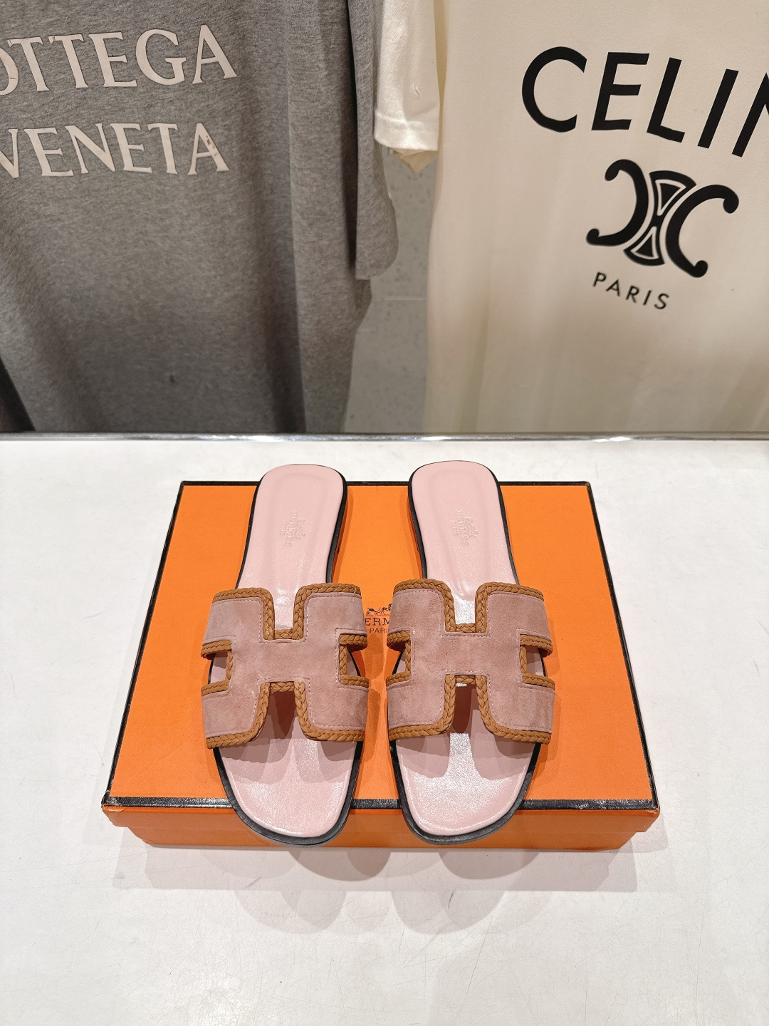高版本出厂   HERMES*✈️爱马仕H家F062 2026ss最新夏季升级版经典平底H拖鞋🇮🇹度假旅