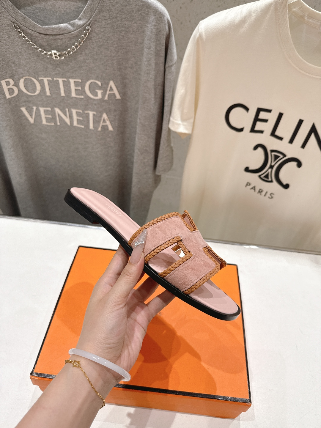 高版本出厂   HERMES*✈️爱马仕H家F062 2026ss最新夏季升级版经典平底H拖鞋🇮🇹度假旅