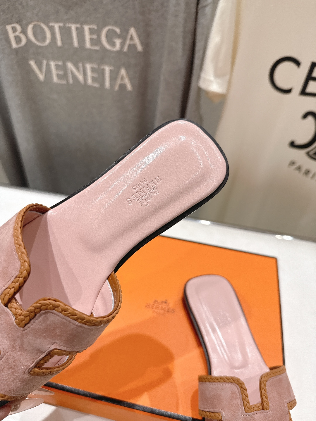 高版本出厂   HERMES*✈️爱马仕H家F062 2026ss最新夏季升级版经典平底H拖鞋🇮🇹度假旅