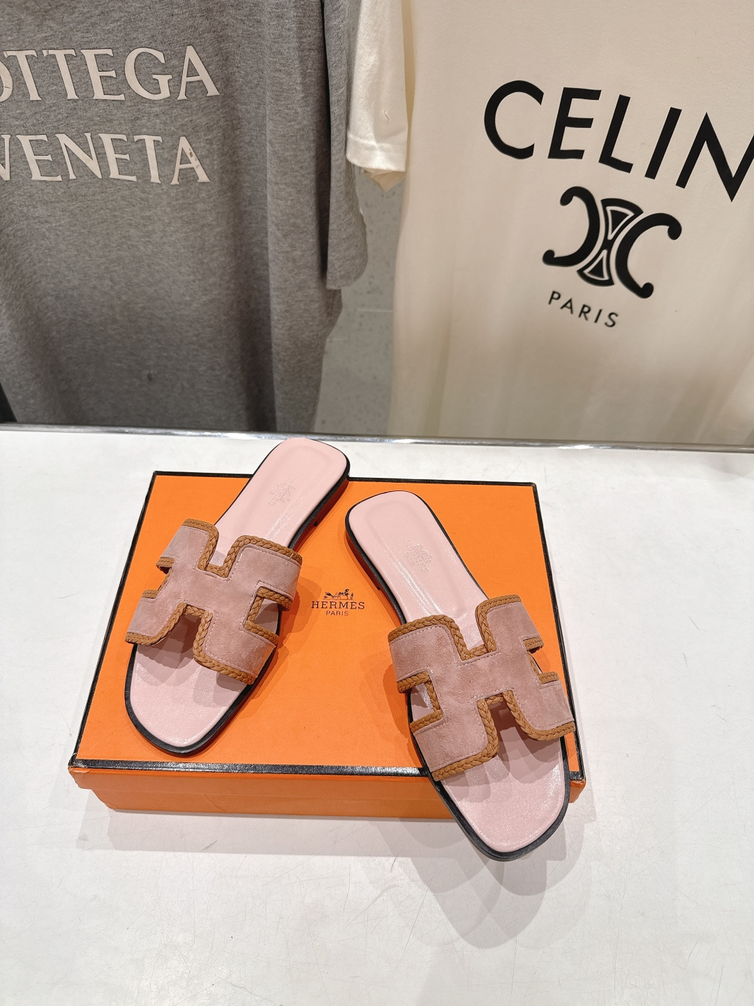 高版本出厂   HERMES*✈️爱马仕H家F062 2026ss最新夏季升级版经典平底H拖鞋🇮🇹度假旅
