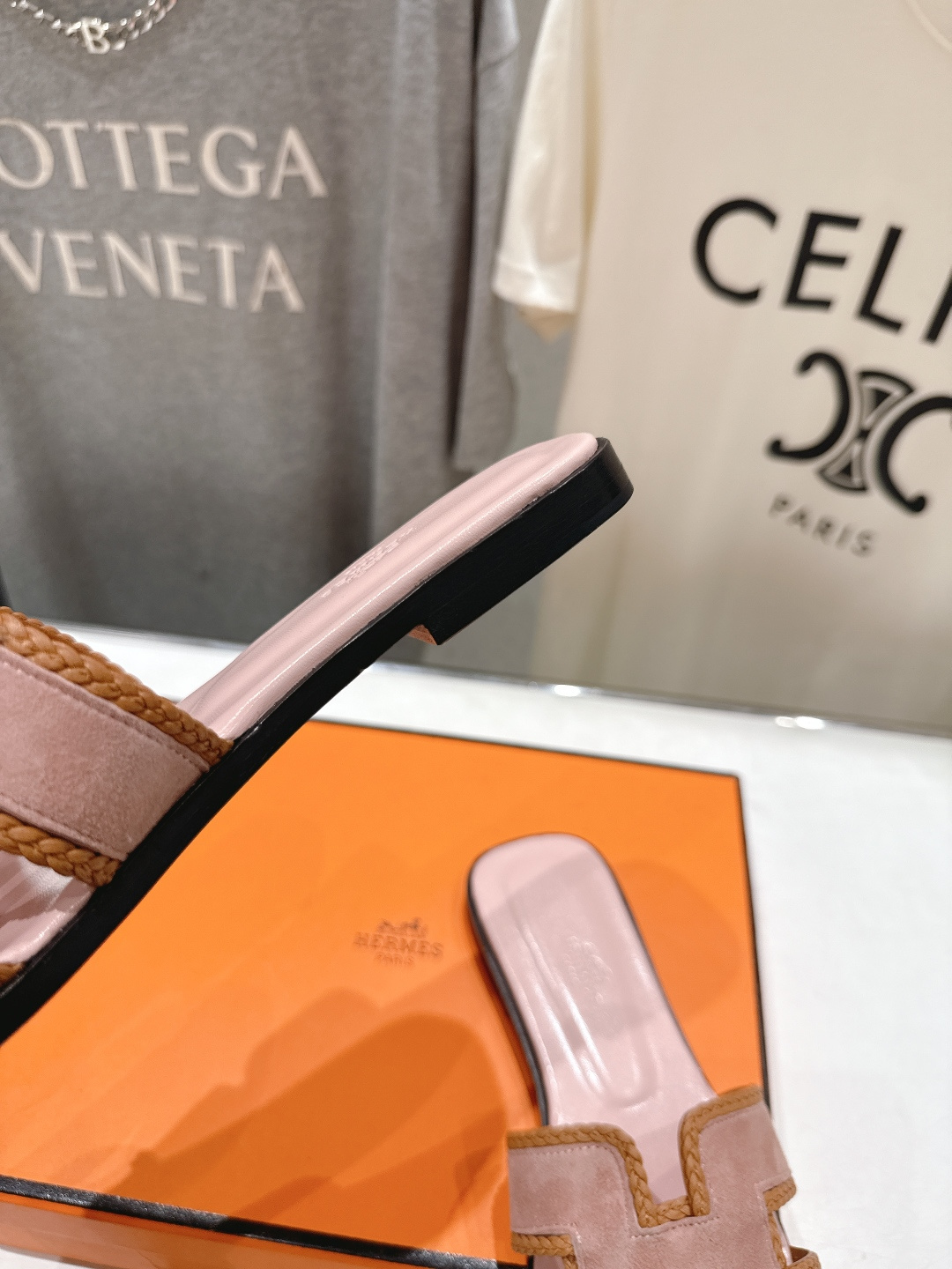高版本出厂   HERMES*✈️爱马仕H家F062 2026ss最新夏季升级版经典平底H拖鞋🇮🇹度假旅