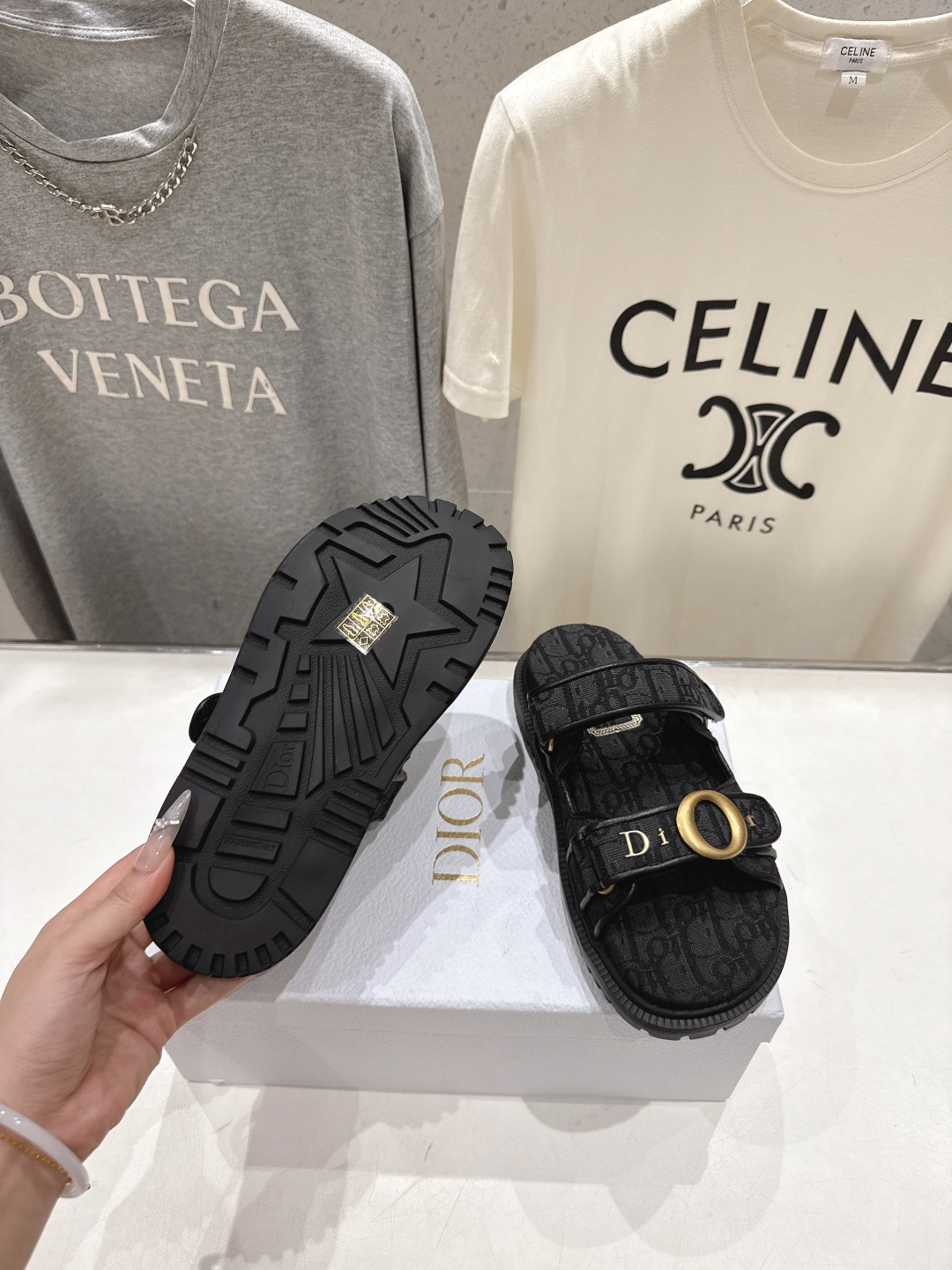 高版本出厂 【高品质】Dior*迪奥F019 D家2026ss春夏新款魔术贴厚底沙滩凉鞋～经典版型 搭配