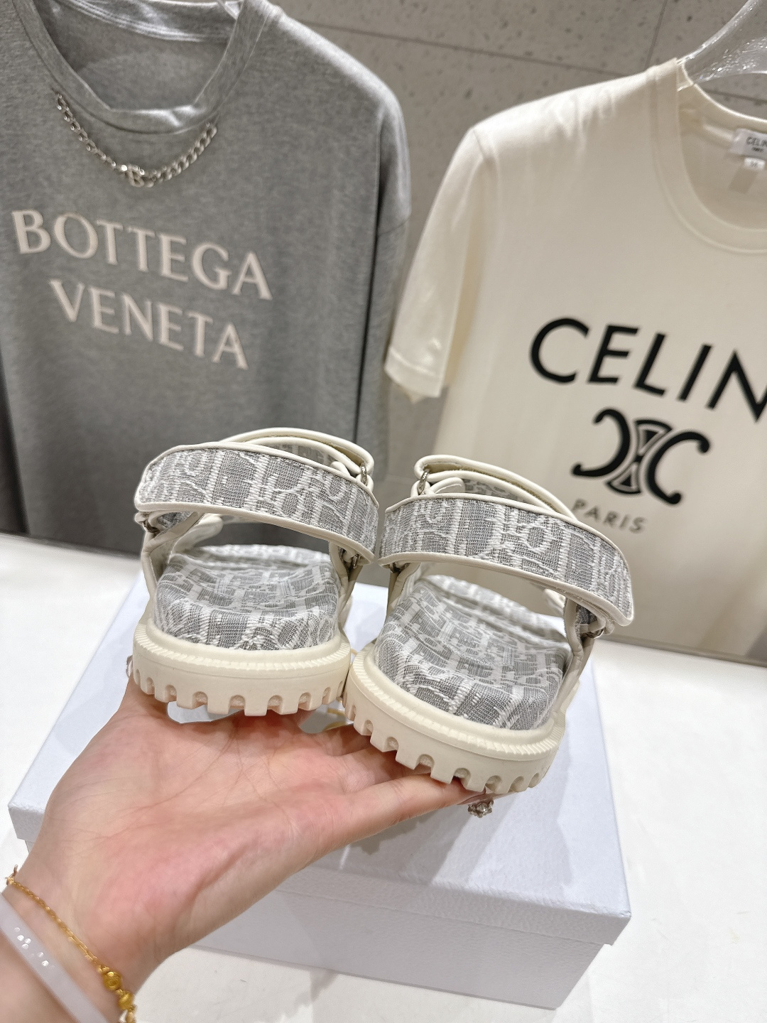 高版本出厂 【高品质】Dior*迪奥F019 D家2026ss春夏新款魔术贴厚底沙滩凉鞋～经典版型 搭配