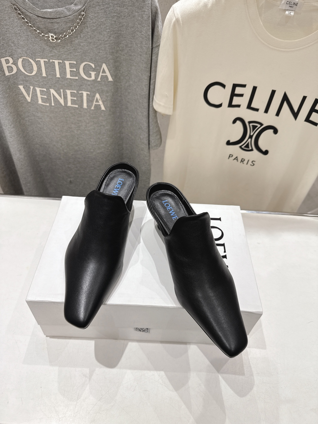 高版本出厂  LOEWE/罗意威F036 2026/ss新品复古风小牛皮高跟拖鞋穆勒鞋～小红书、外网火爆